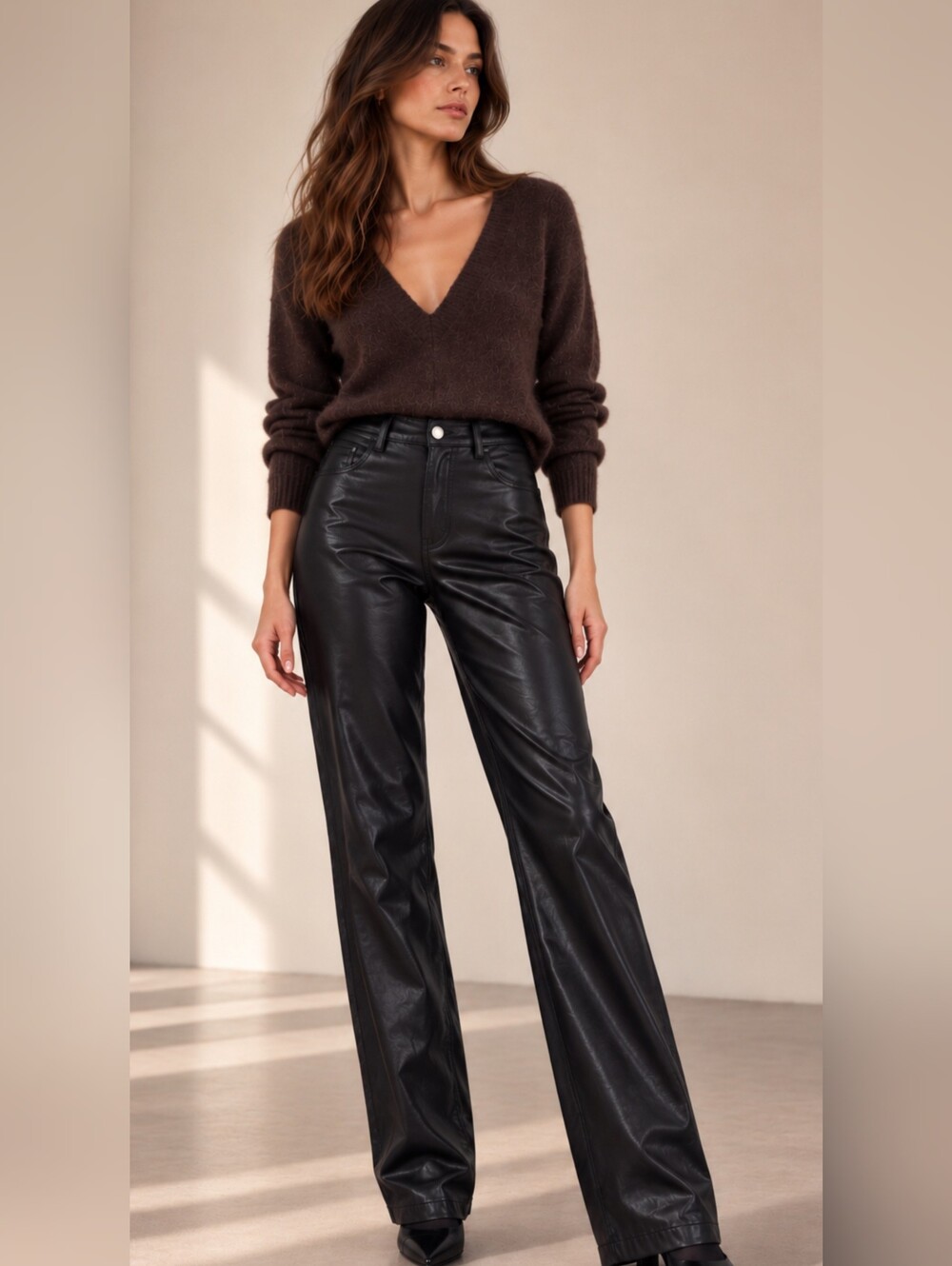 Wilfred Free by Aritzia Black Faux Leather Pants – Size 4